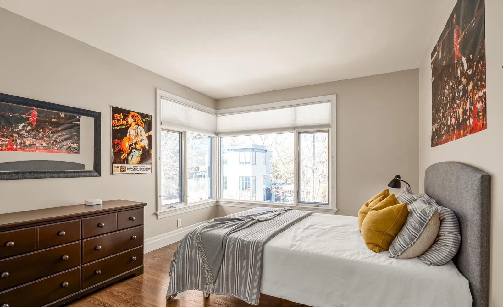 Secondary bedroom